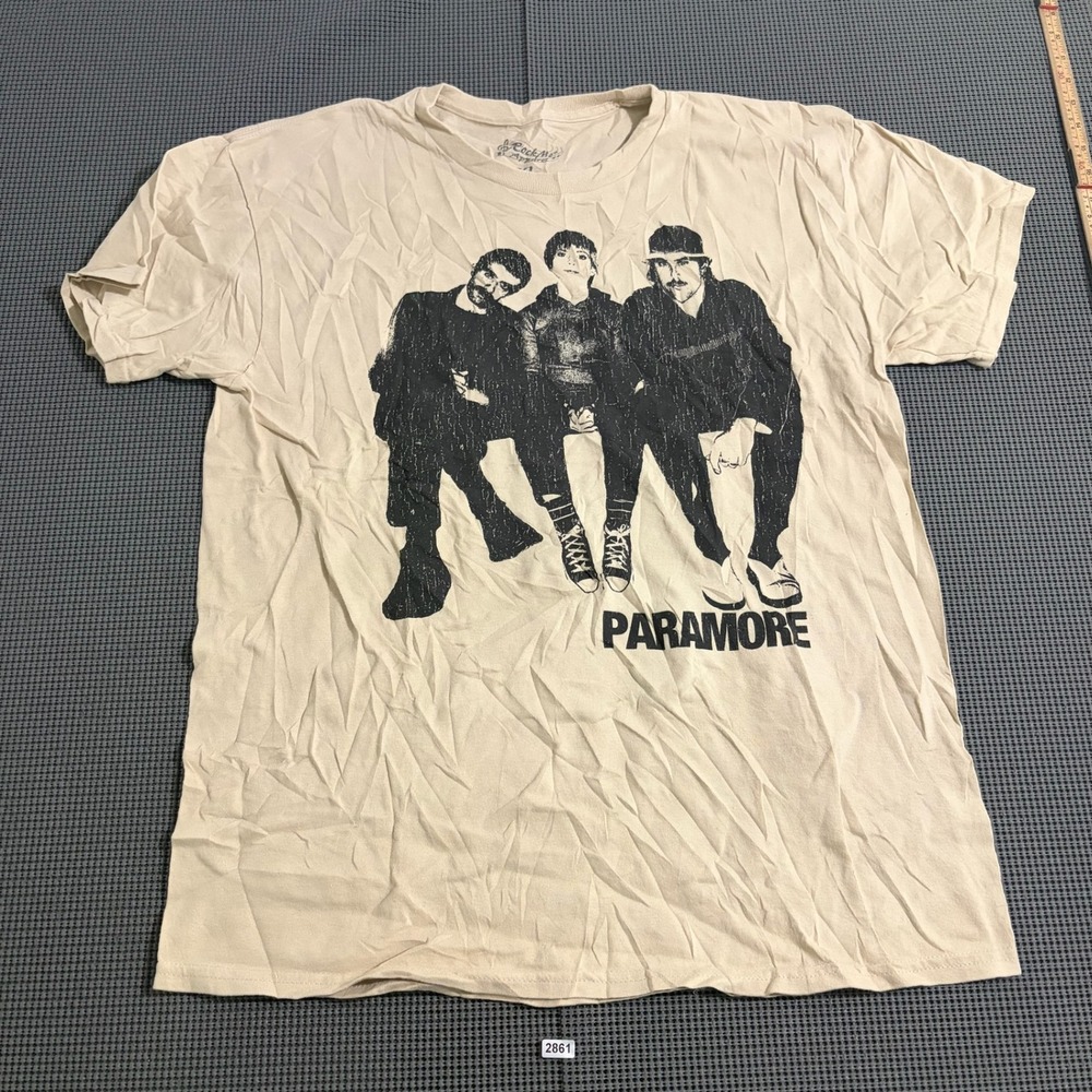 Rock Me Apparel Paramore Band Graphic T-Shirt Tan XL